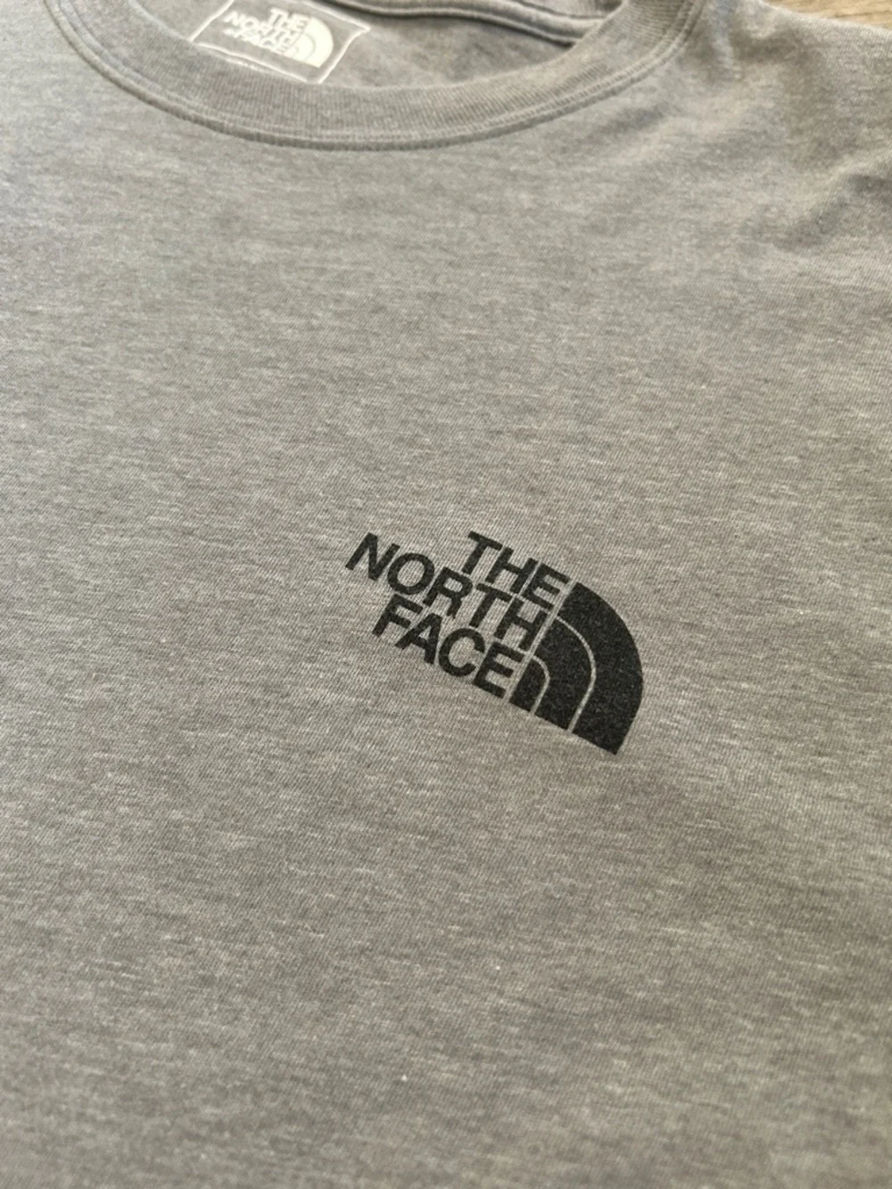 The North Face Long Sleeve Shirt Gray Logo Tee Men’s Medium